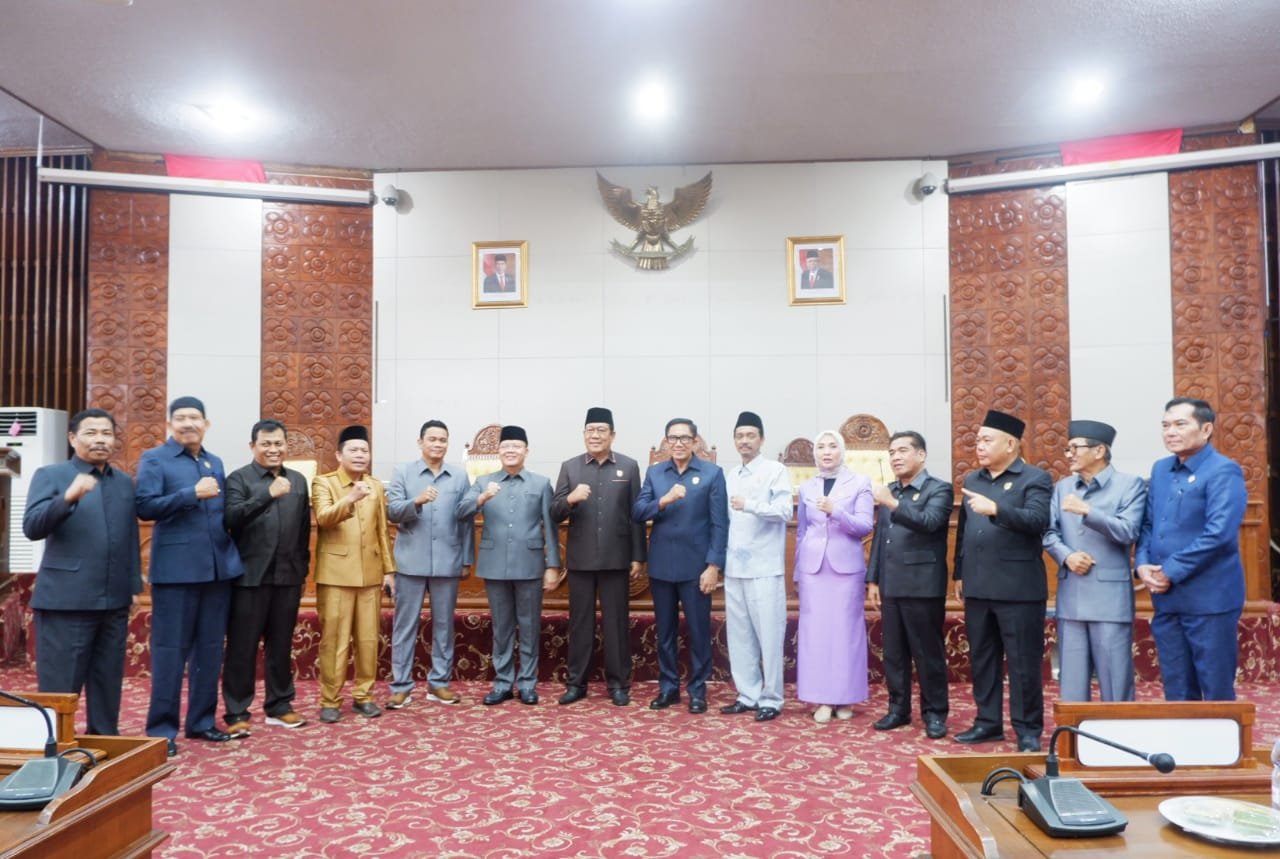 Penandatanganan Nota Kesepakatan Bersama KUA Dan PPAS APBD Provinsi ...